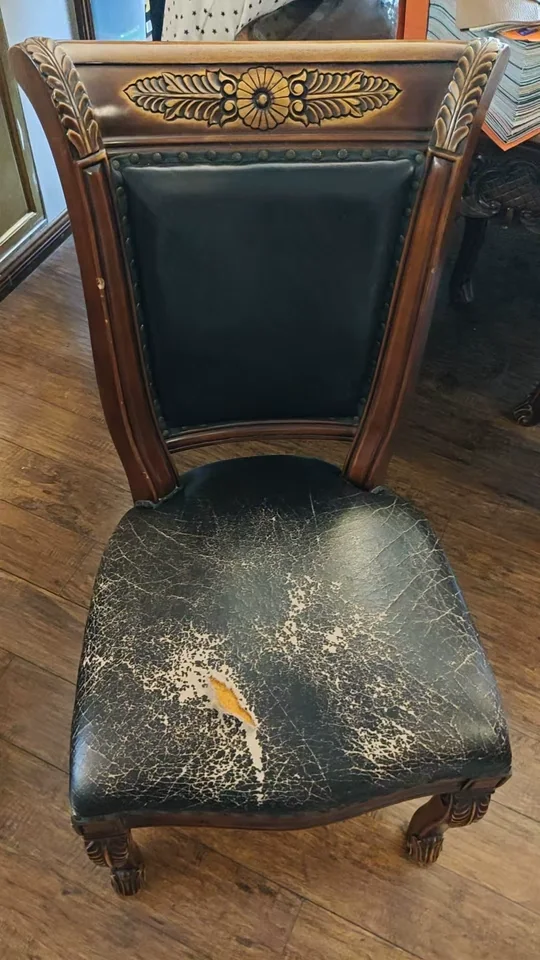 欧式餐椅坐面换皮翻新前