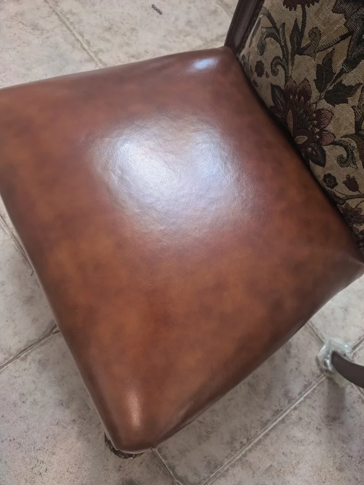 餐椅坐面皮革更新成品